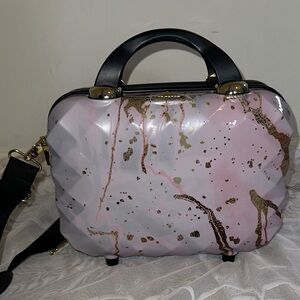 Elegant Pink and Gold Cosmetic Case